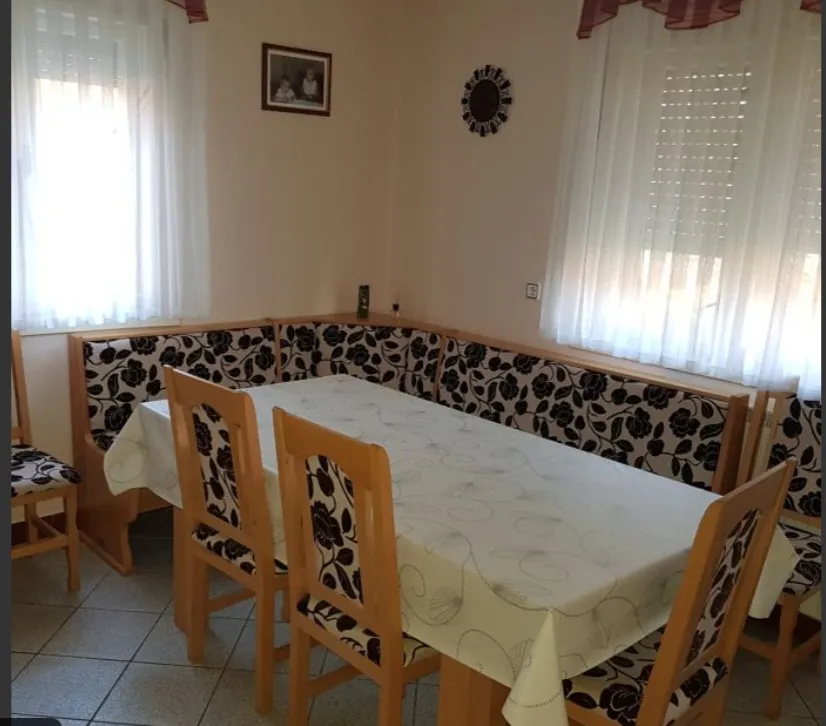 centralna lokacija zagorje; namjesteno i pogodno do 12 osoba - slika 20