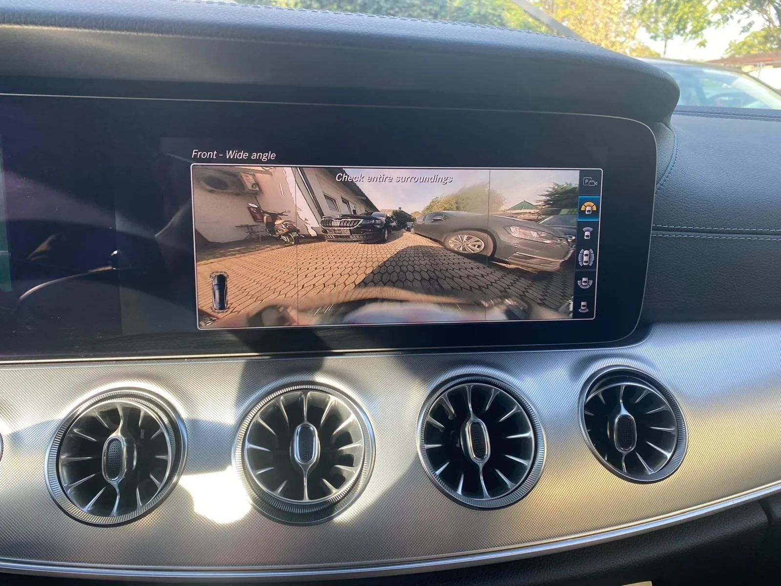 mercedes-benz e220d coupe amg-line 4matic, panorama, 4xgarancija - slika 5