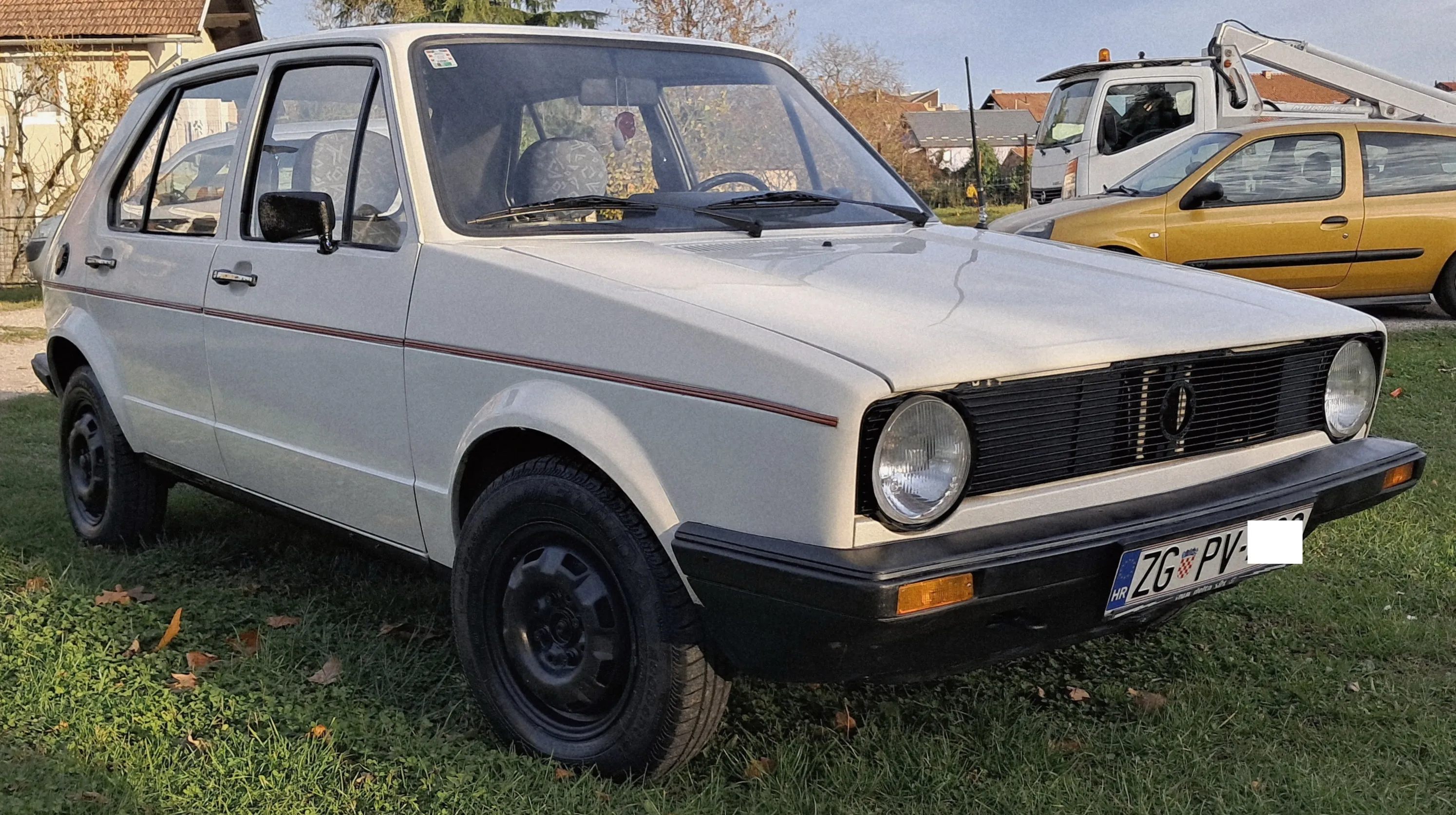 golf i d, 1.6, 40 kw, tas, 236.600 km, 2. vl., oldtimer, reg. 5/2026 - slika 10