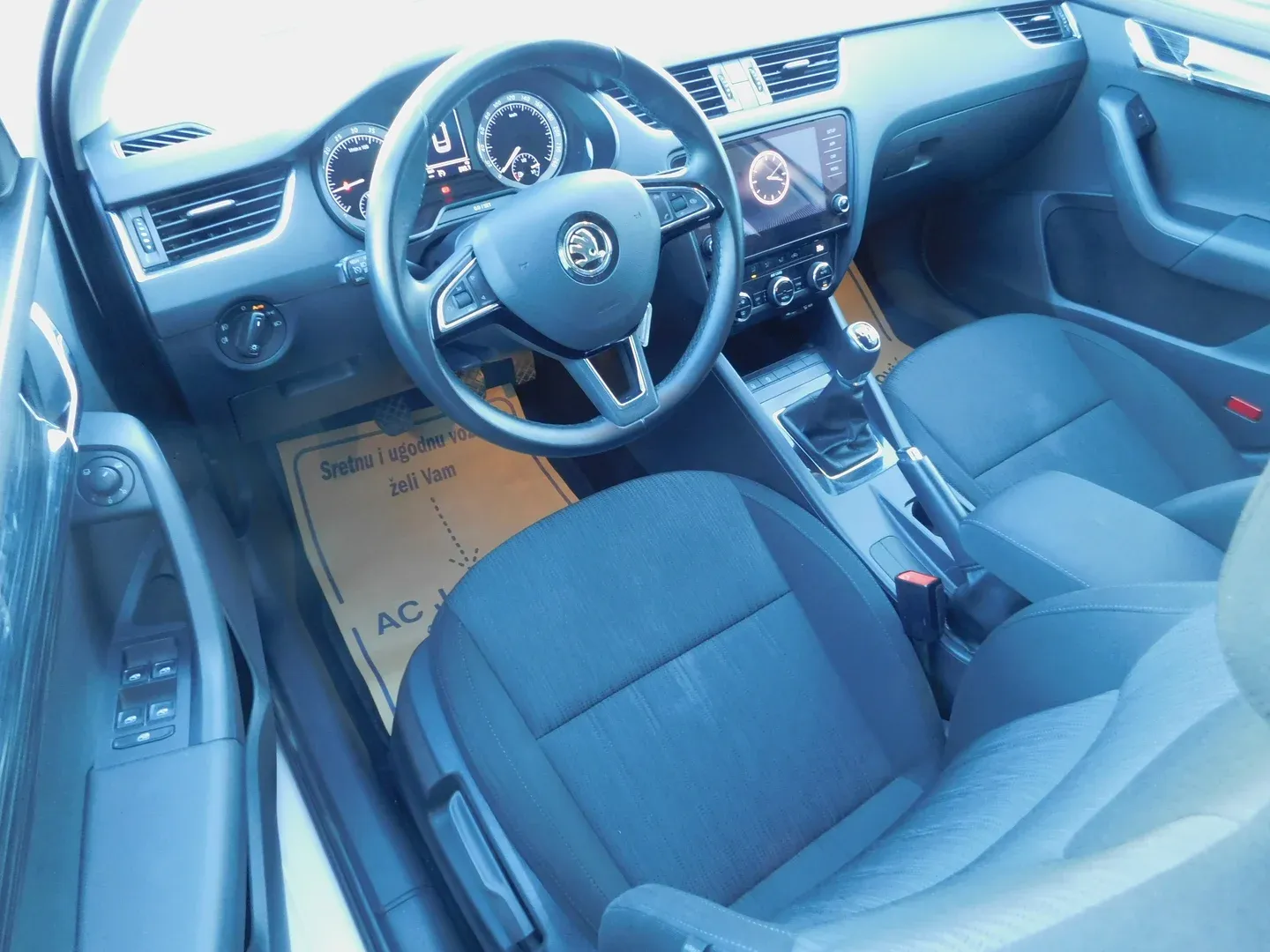 06021 škoda octavia combi style 1.6 tdi - slika 8