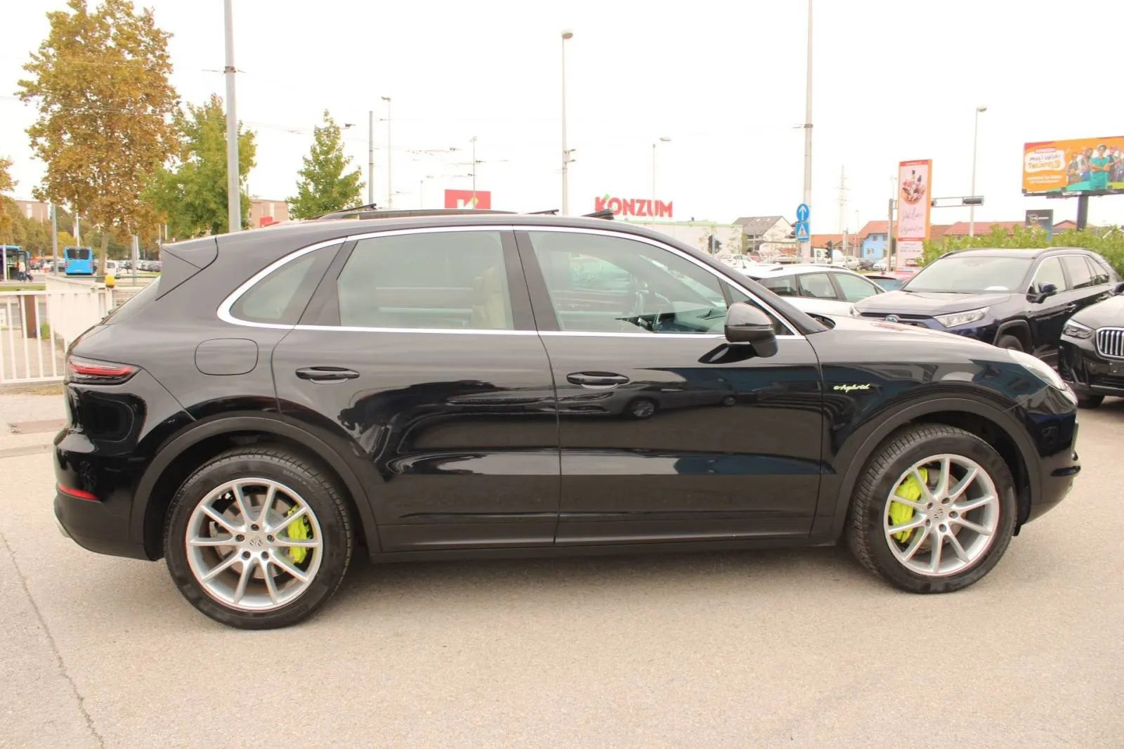 porsche cayenne 3.0 v6 e-hybrid *panorama, led, navigacija* - slika 4