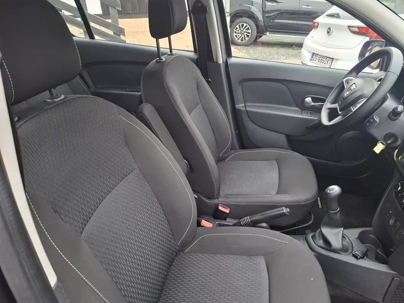 dacia sandero 0,9 tce 90ks*klima*navigacija* - slika 9