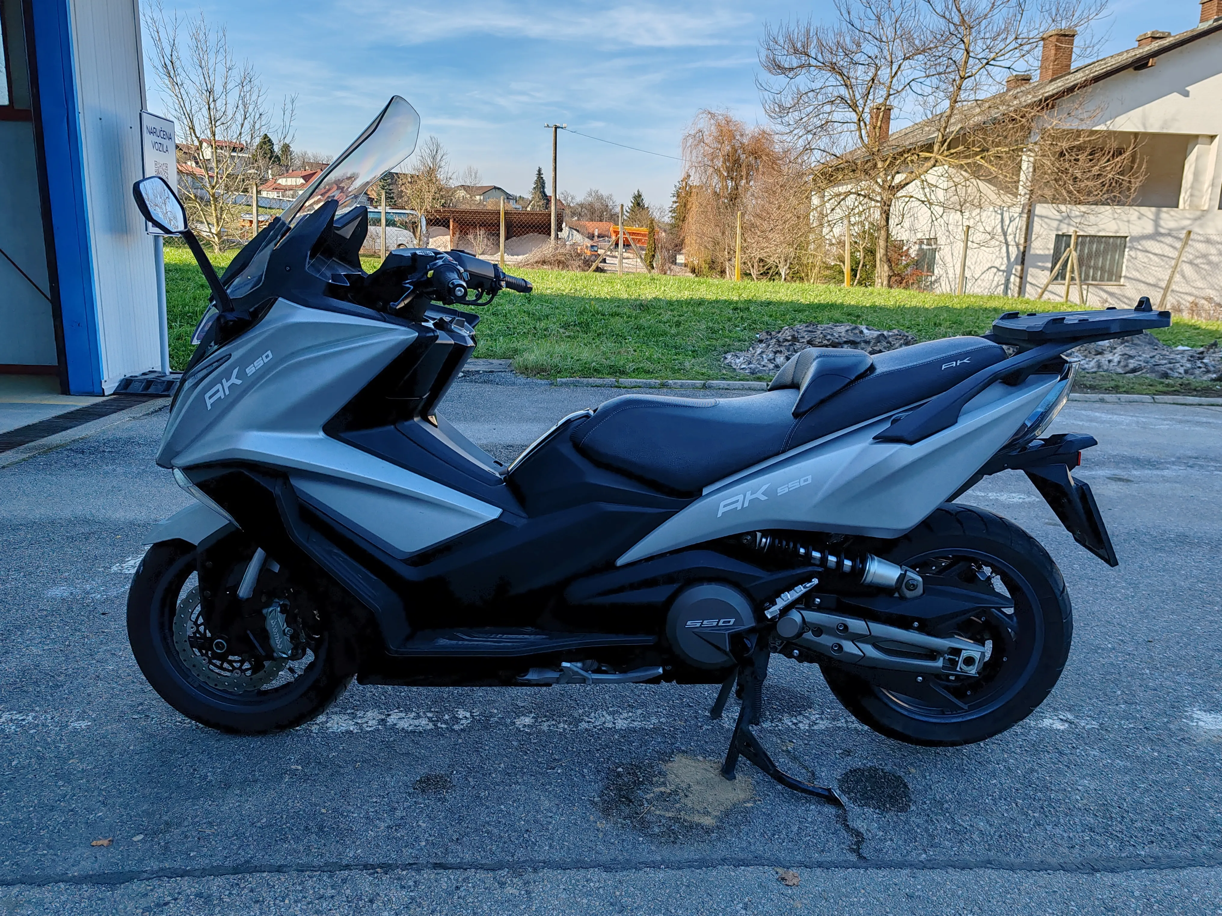 kymco ak550, 2017. god., srebrni mat metalik, odličan - slika 2