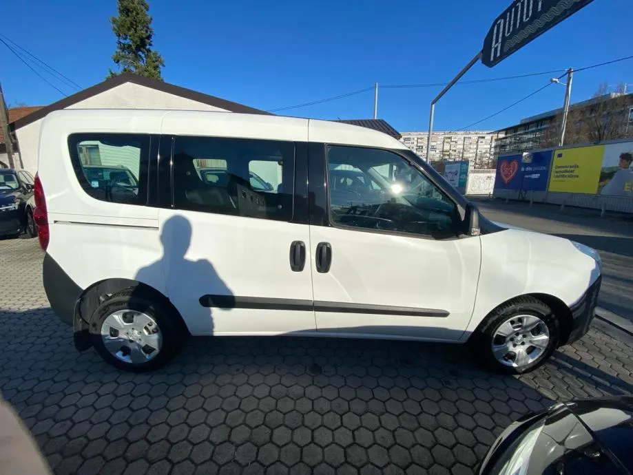 opel combo 1.3 cdti, klima, park. senzori, 4x garancija! (n1), 2016g. - slika 9
