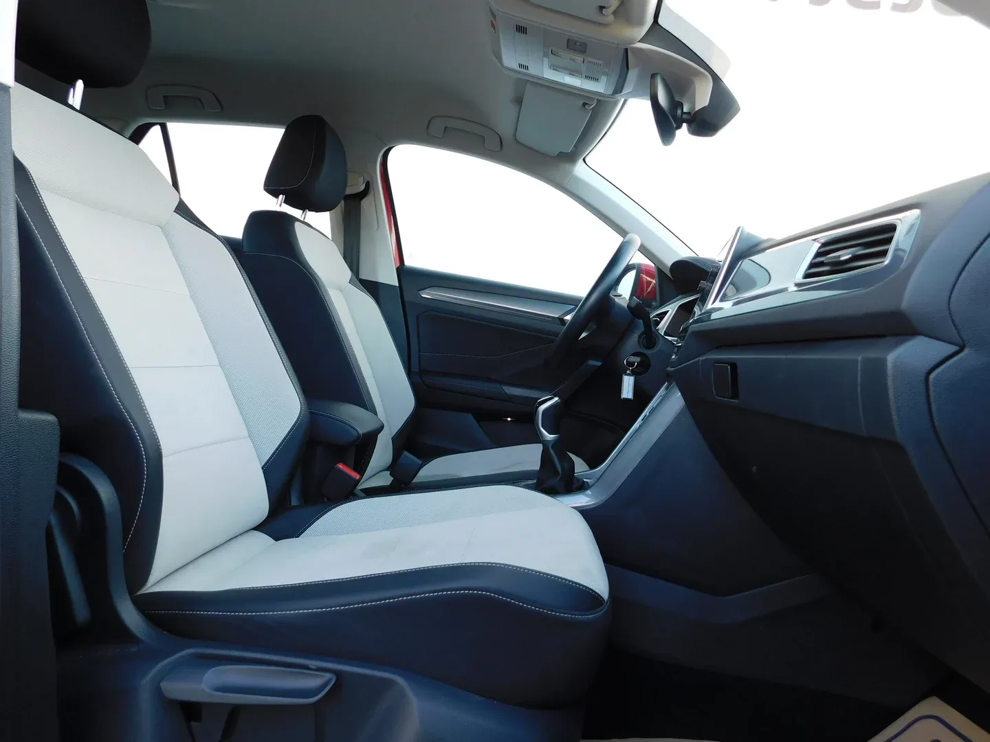 10582 volkswagen t-roc 1.0 tsi style - slika 12