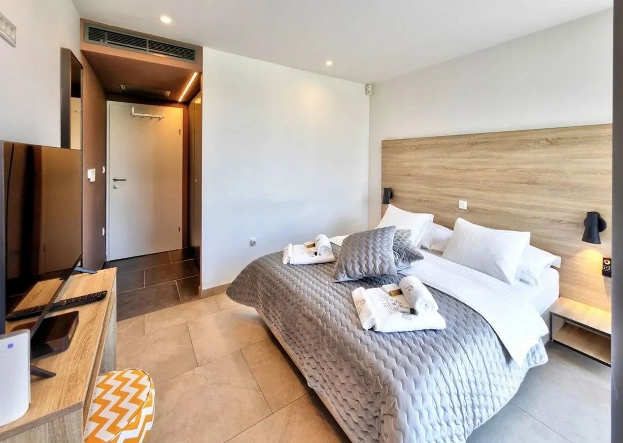vila na prodaju - korčula - slika 28