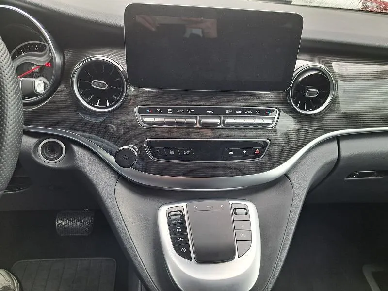 mercedes-benz v-klasa 300 d*9g-tronic*237ks*reg:01/2027*navigacija* - slika 21