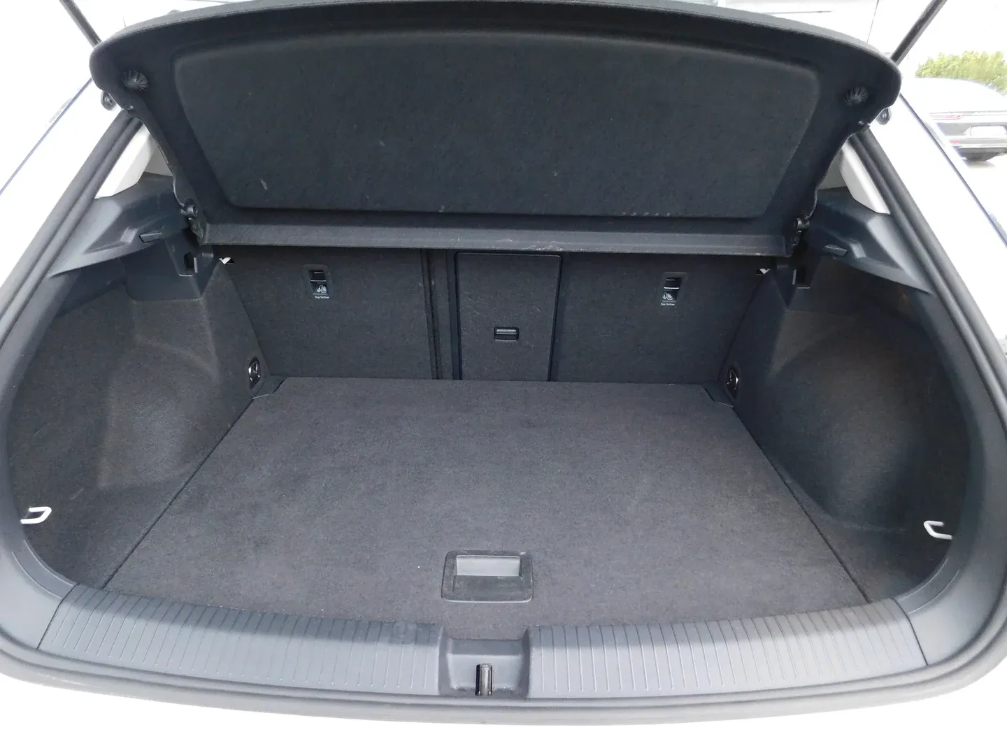 10264 volkswagen t-roc 1.0 tsi design - slika 14