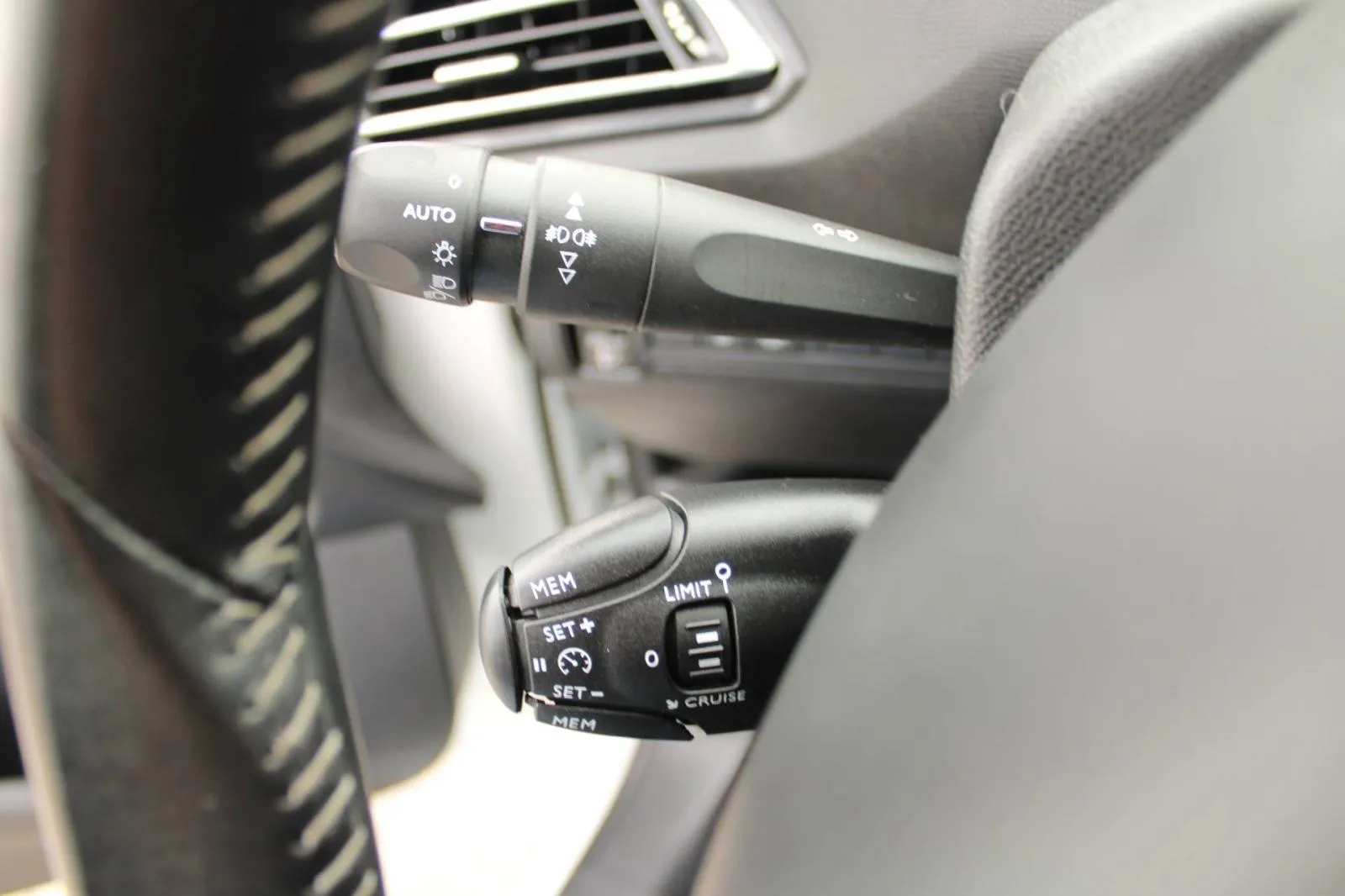 peugeot 308 sw 1.5 hdi *navigacija* - slika 11