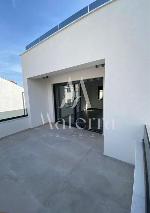 murter, 3-soban stan - 93,93m2, terasa sa pogledom na more, 150m plaža - slika 12