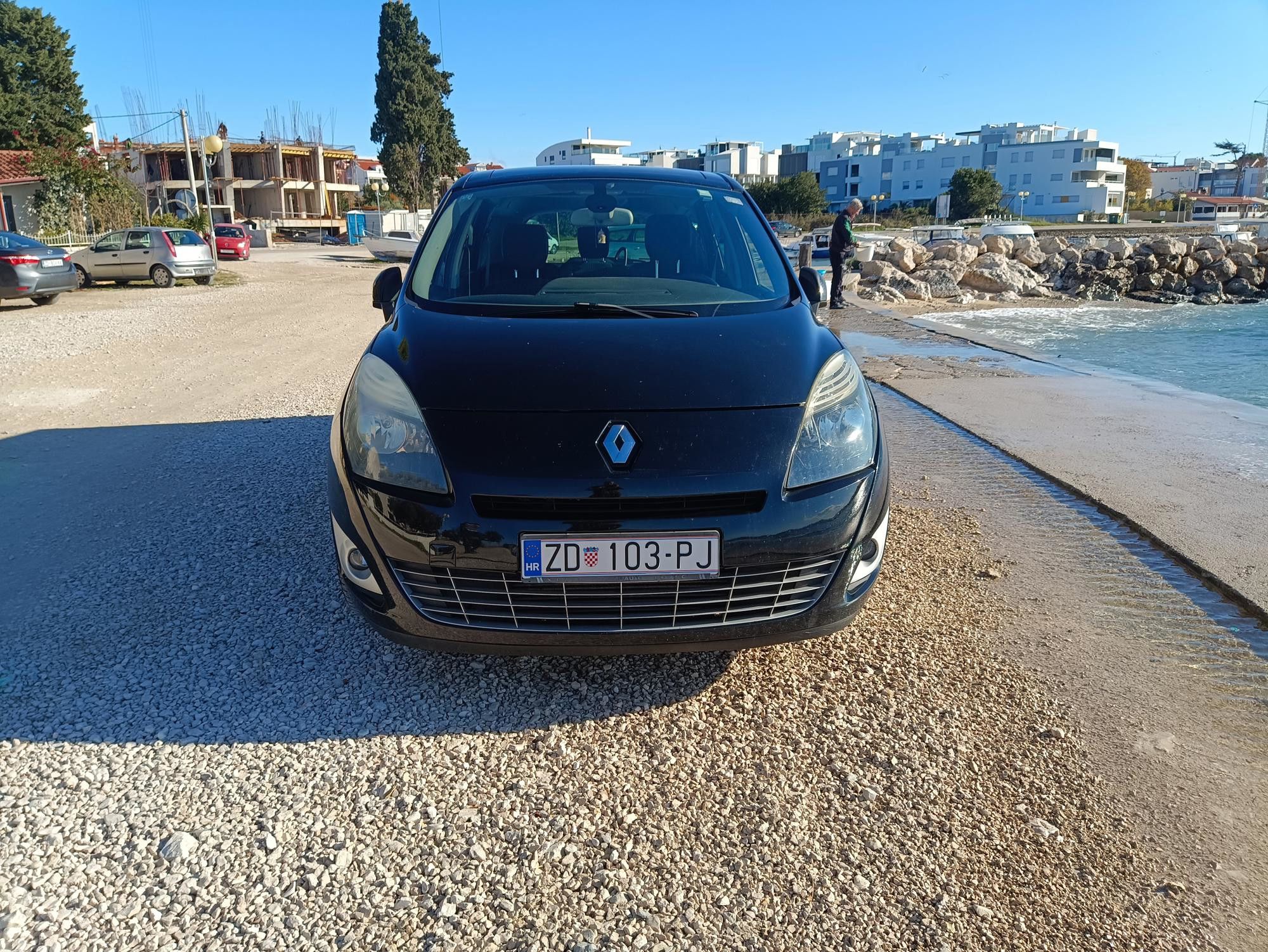 renault grand scenic 1,9 dci ,7 sjedala,klima,tempomat,bose ozvučenje - slika 2