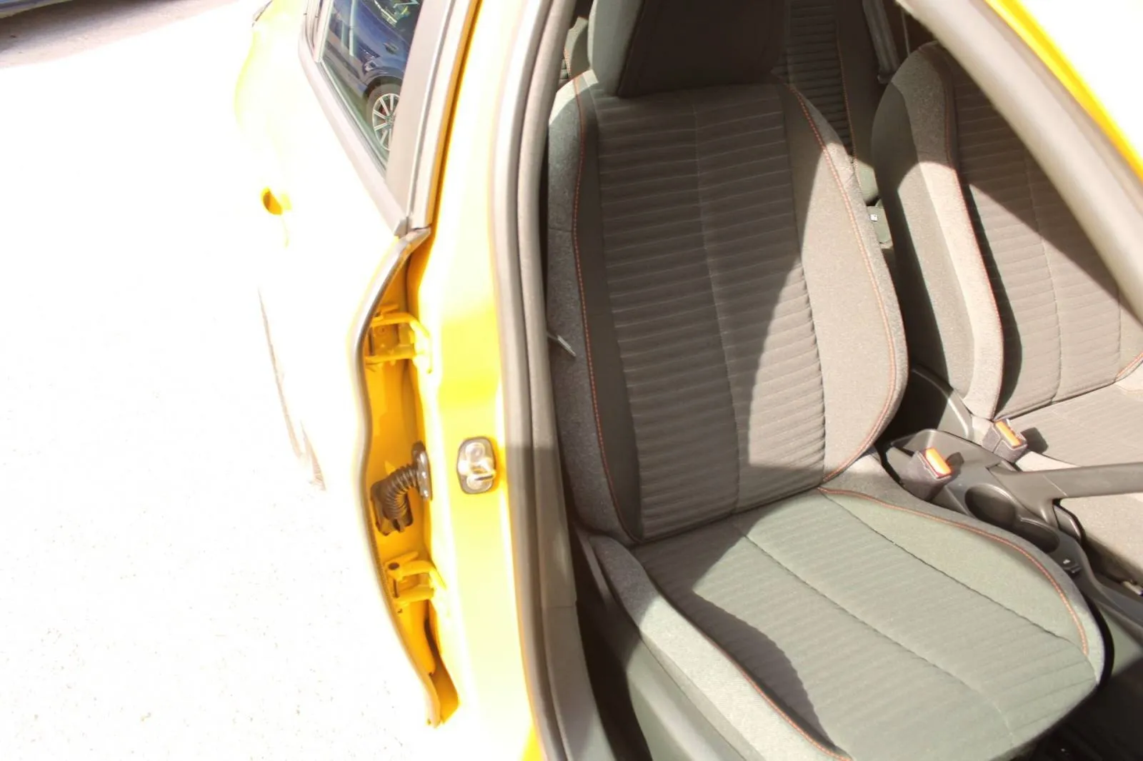 peugeot 208 1.2 puretech *led, navigacija* - slika 11