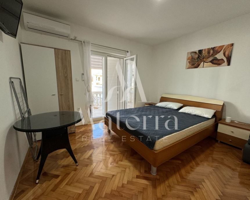 novouređena kuća sa 6 apartmana, plaža 350m (prodaja) - slika 13