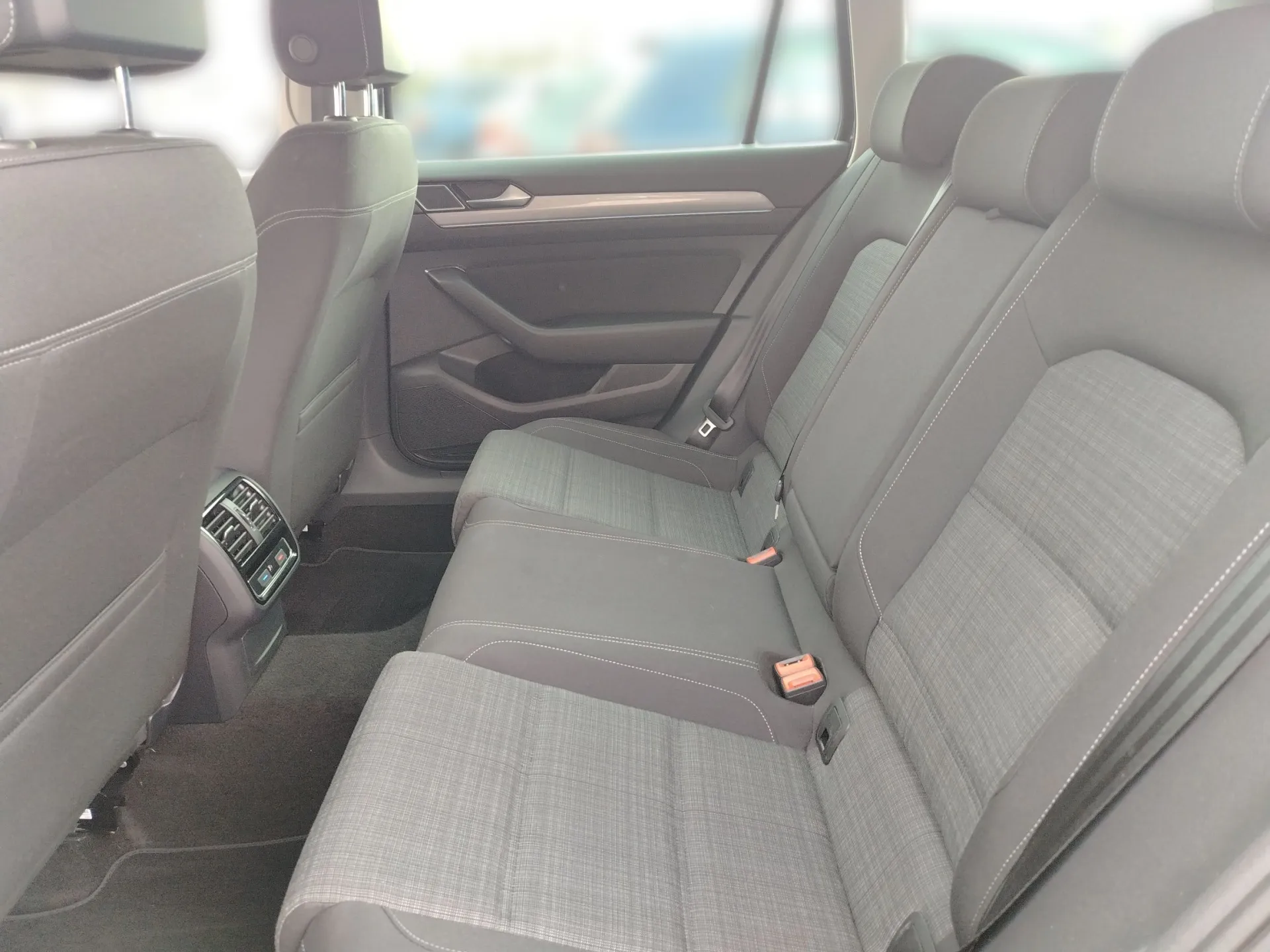 vw passat sw 2.0 tdi dsg comfortline - slika 11
