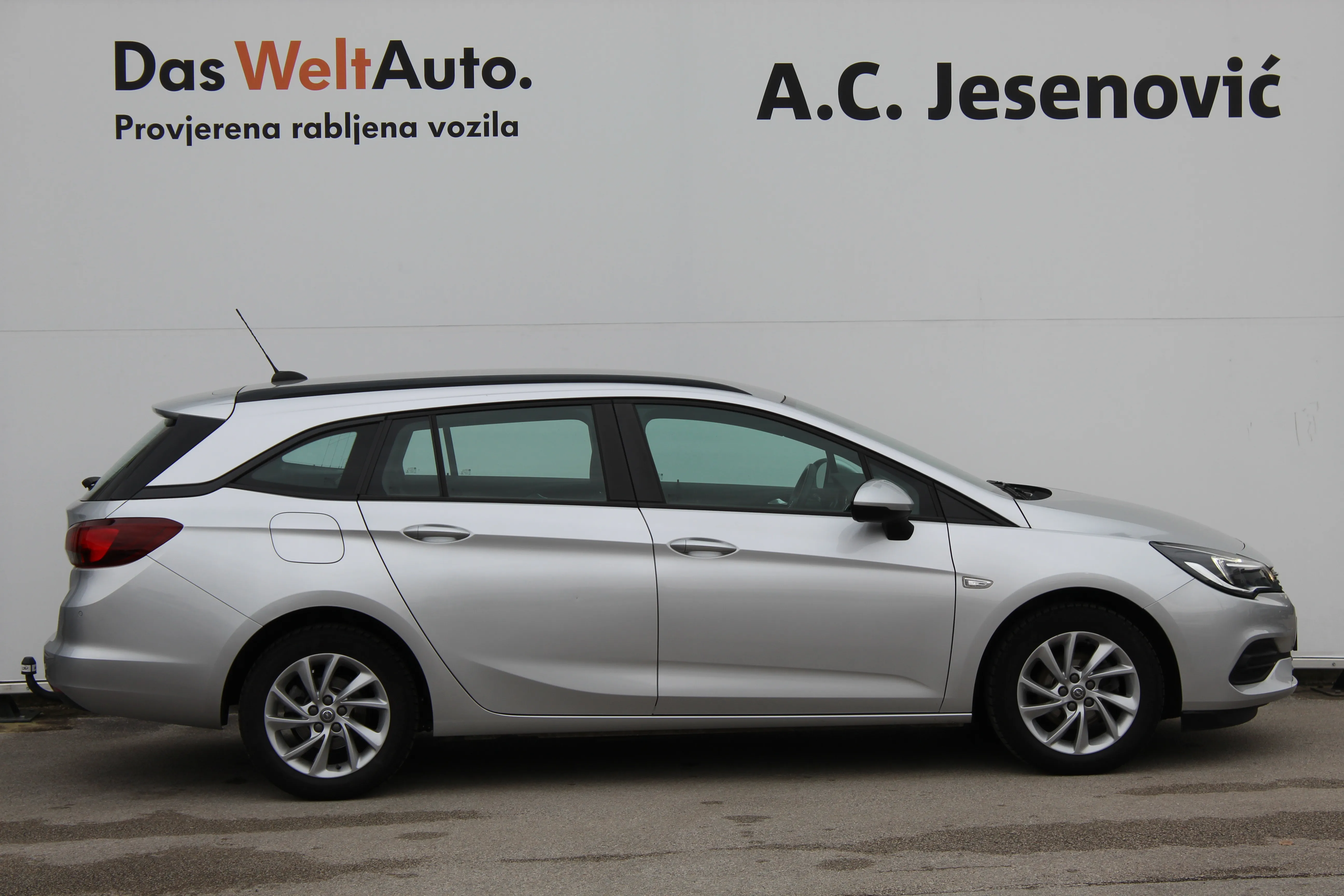 13087 opel astra sports tourer 1,2 turbo astra - slika 4