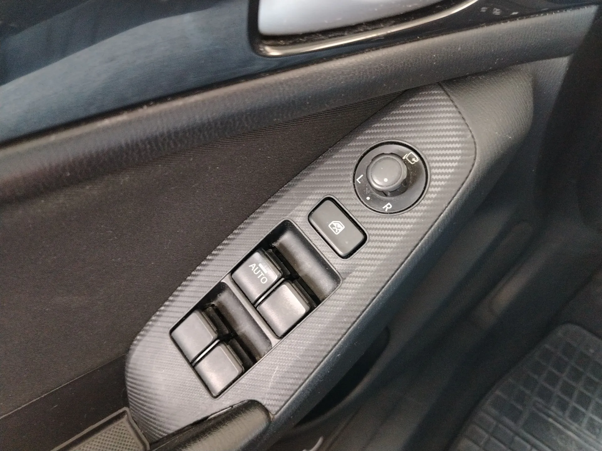 mazda 3 2.2 cdti sport at - slika 21