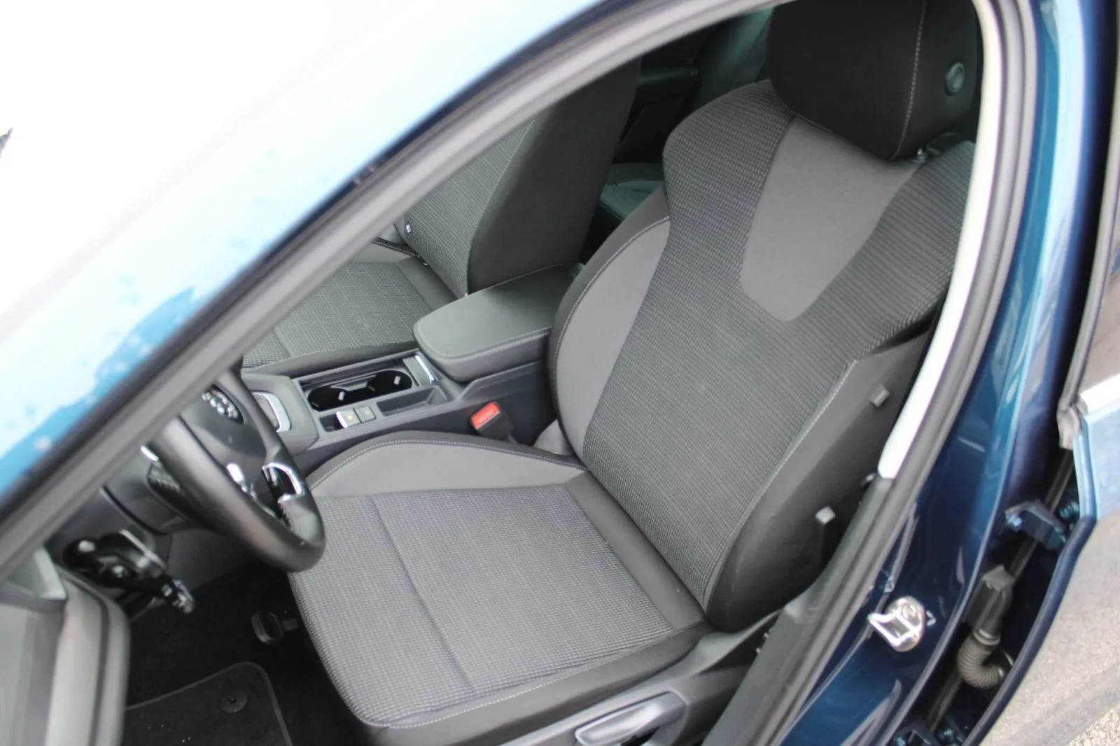 škoda octavia combi 2.0 tdi *panorama, led, navigacija, kamera* - slika 11