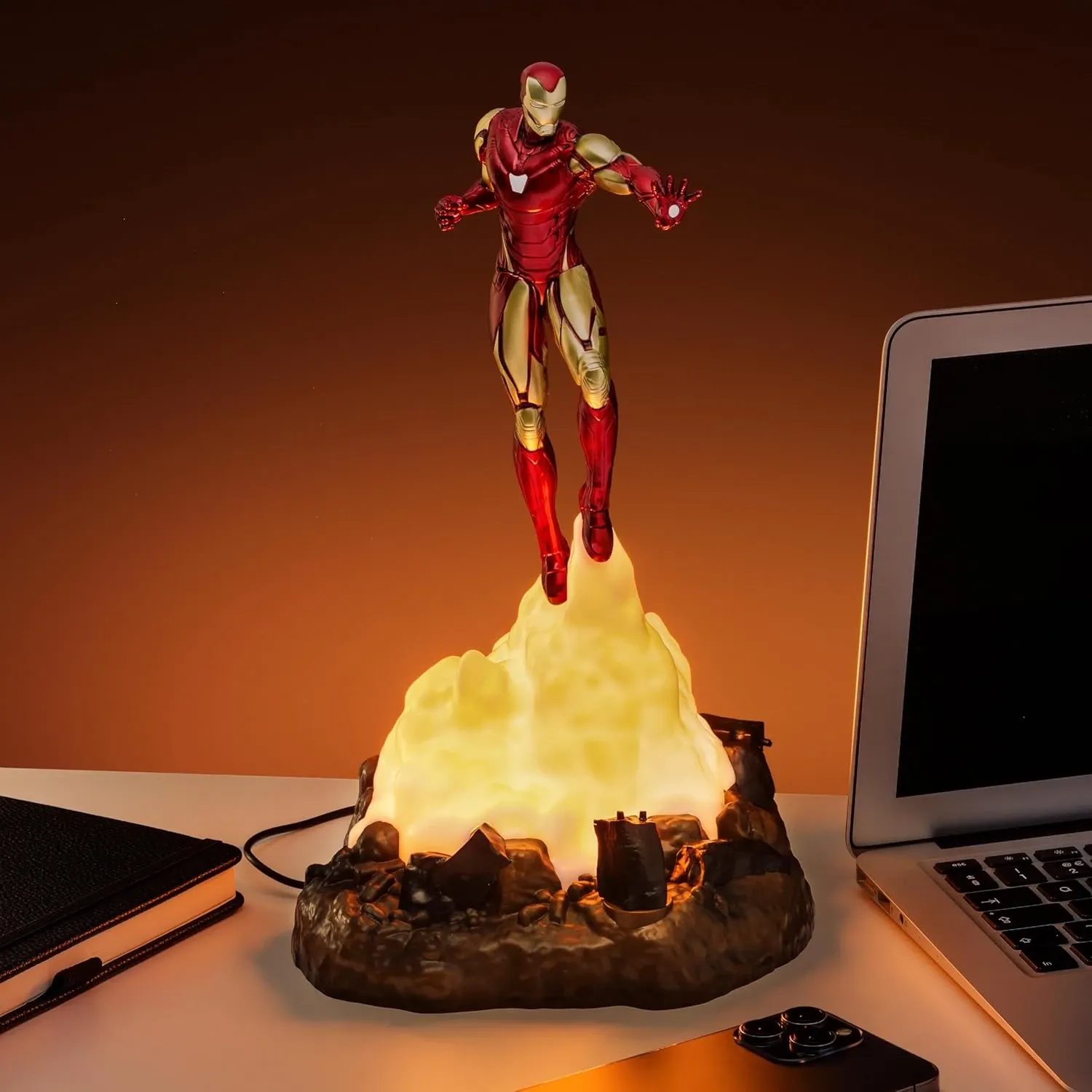 paladone iron man diorama light - slika 2