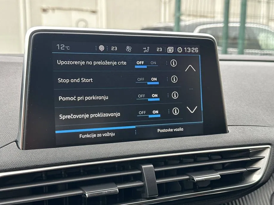 peugeot 3008 1,5 bluehdi 130 ks * automatik * jamstvo 24 mjeseca - slika 16