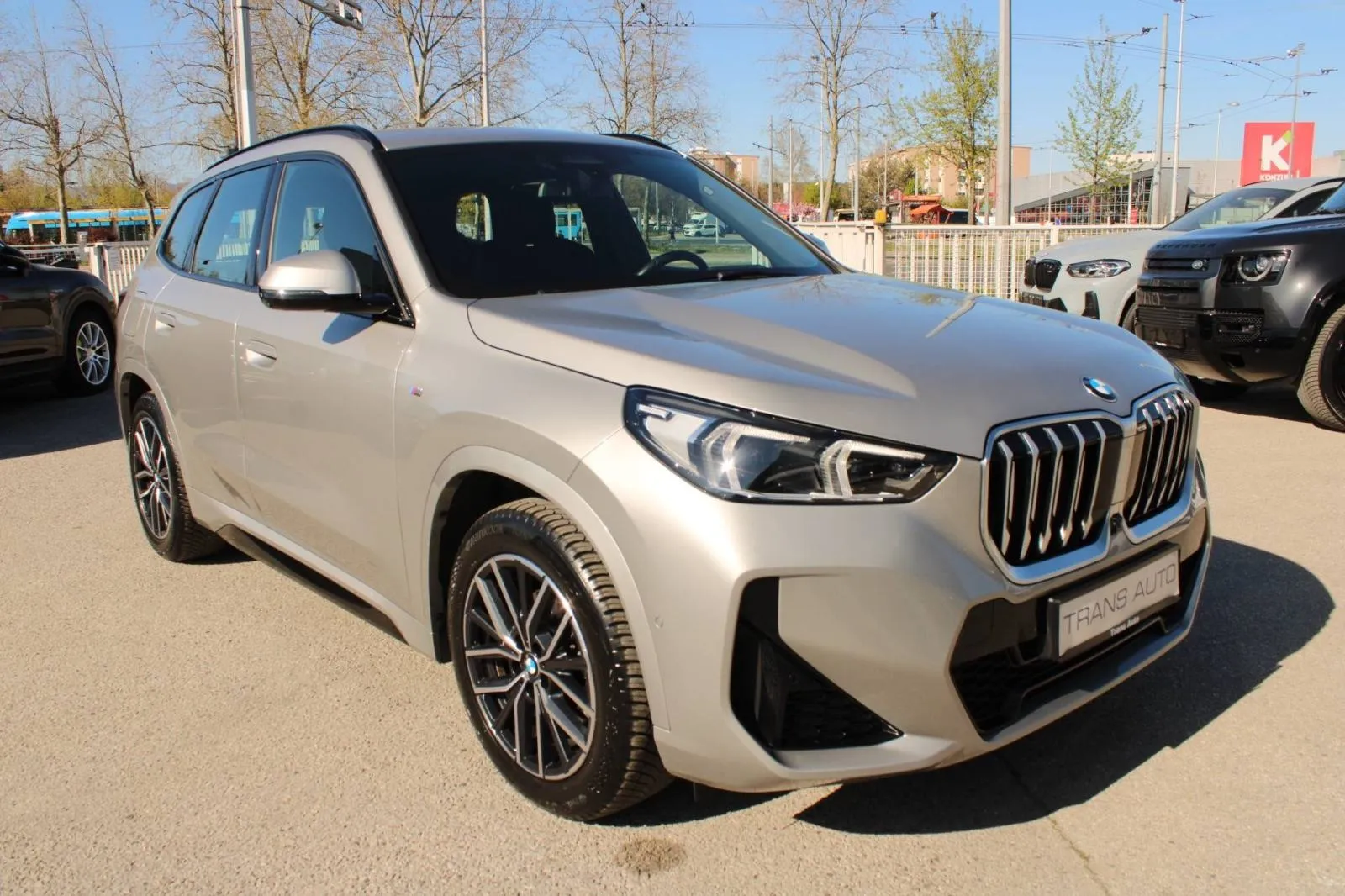 bmw x1 18i automatik m-paket *led, navigacija, kamera* - slika 3