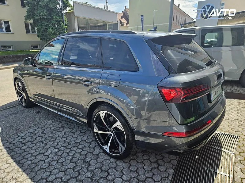 audi q7 quattro 60 tfsie s line competition plus - slika 4
