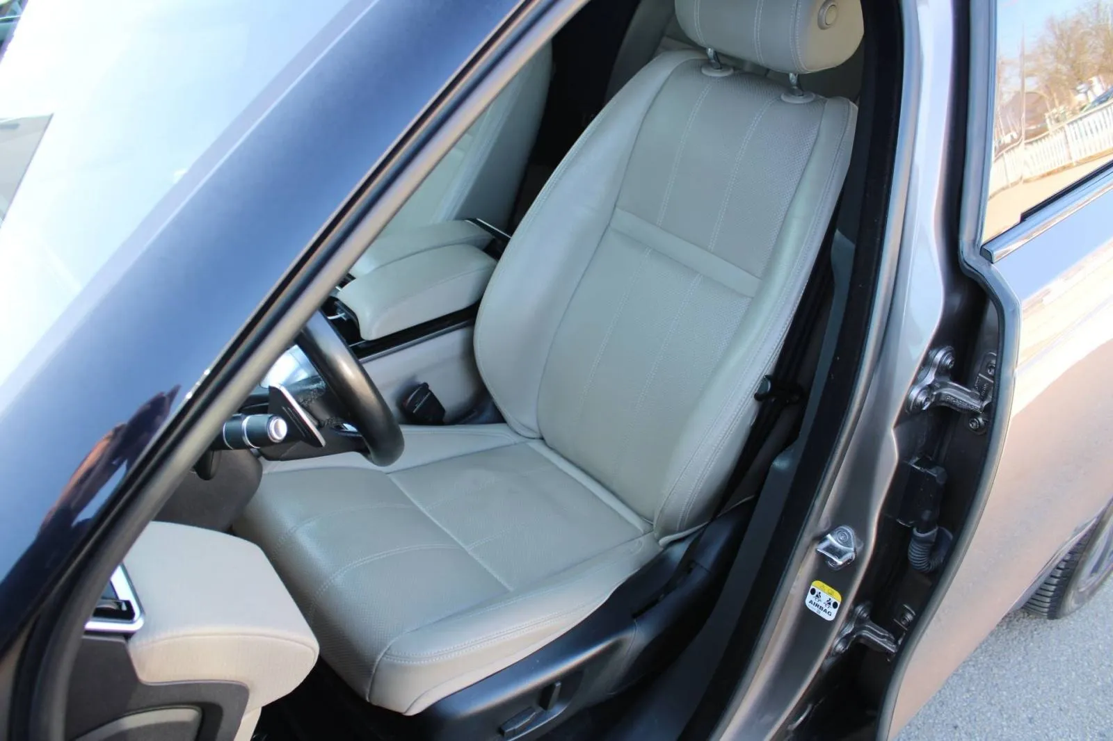 land rover range rover velar 2.0d automatik *led, navigacija, kamera* - slika 10