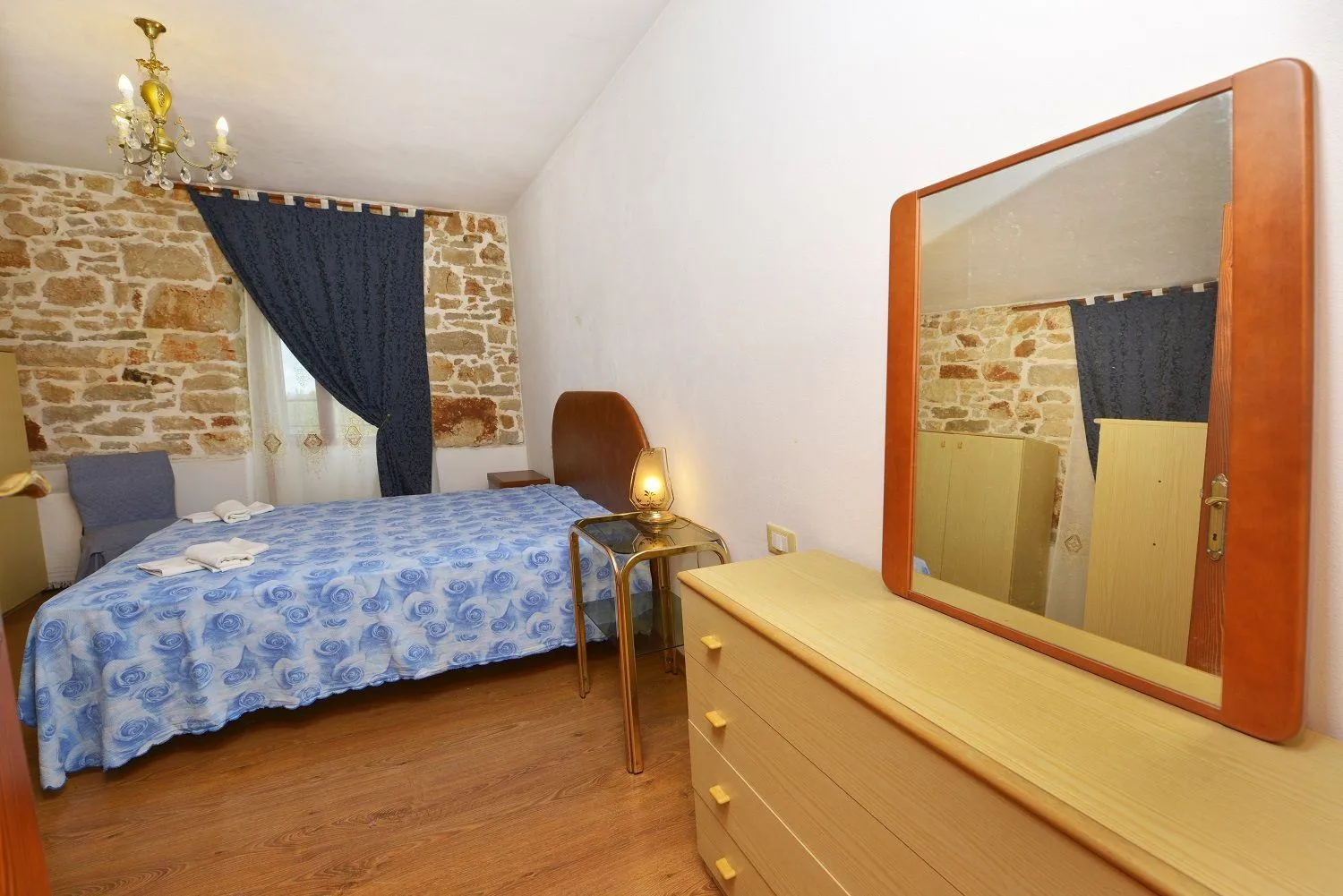 poreč-prekrasna kamena kuća sa velikim vrtom (prodaja) - slika 24