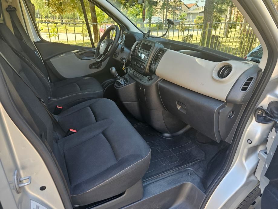renault trafic 1.6 dci, putnički 8+1 sjedala - najam kombi vozila - slika 19