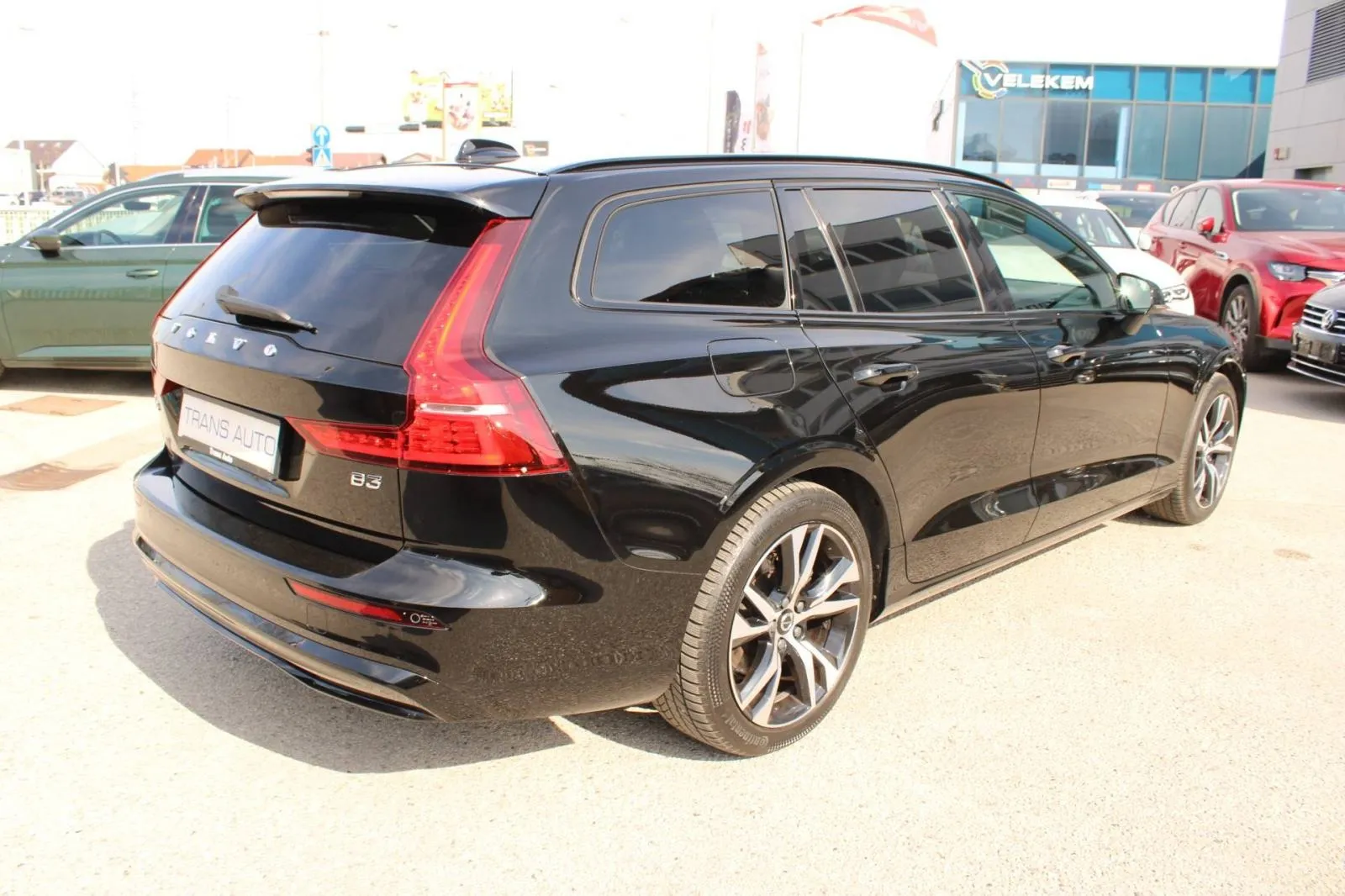 volvo v60 b3 automatik dark plus *led, navigacija, kamera* - slika 5
