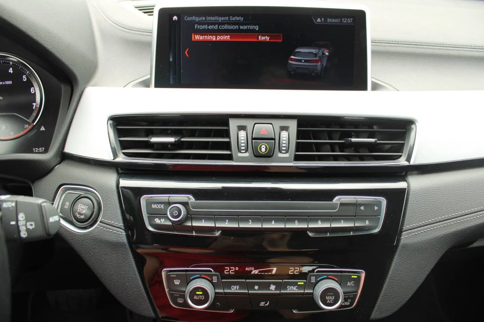 bmw x2 sdrive 18i automatik *led, navigacija, kamera* - slika 19