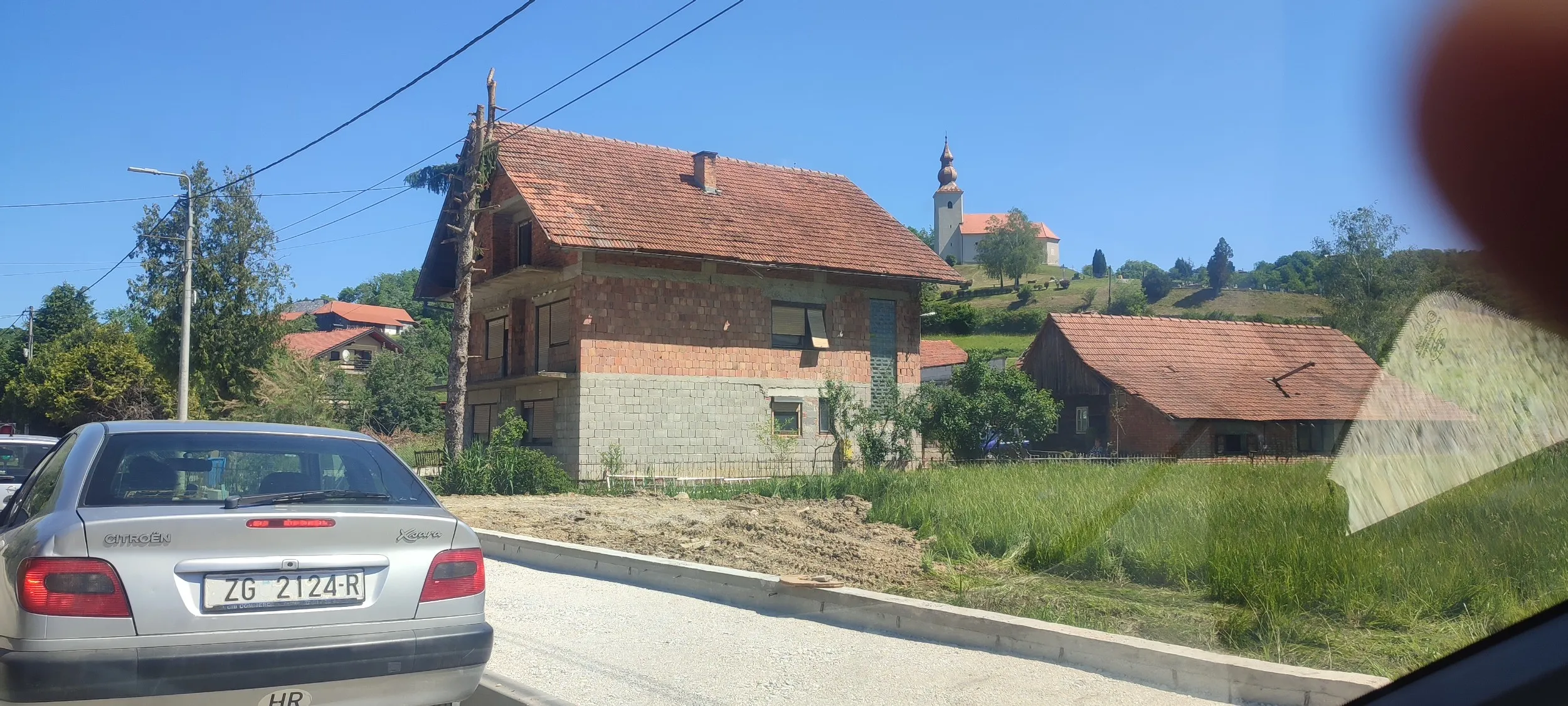 prodajem 2 kuće na parceli od 2300m2 - slika 15