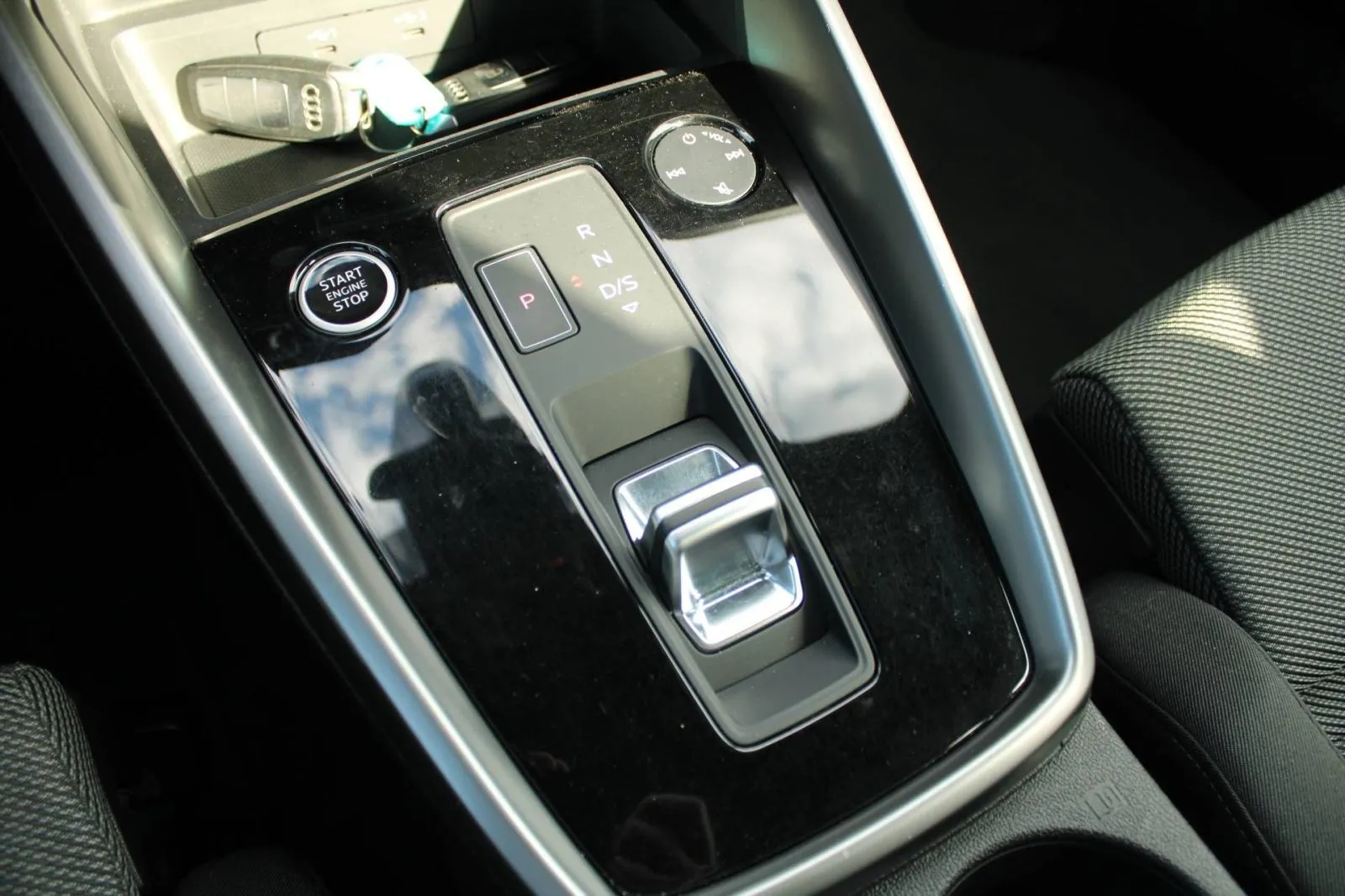 audi a3 limousine 30tdi s-tronic s-line *navigacija* - slika 17