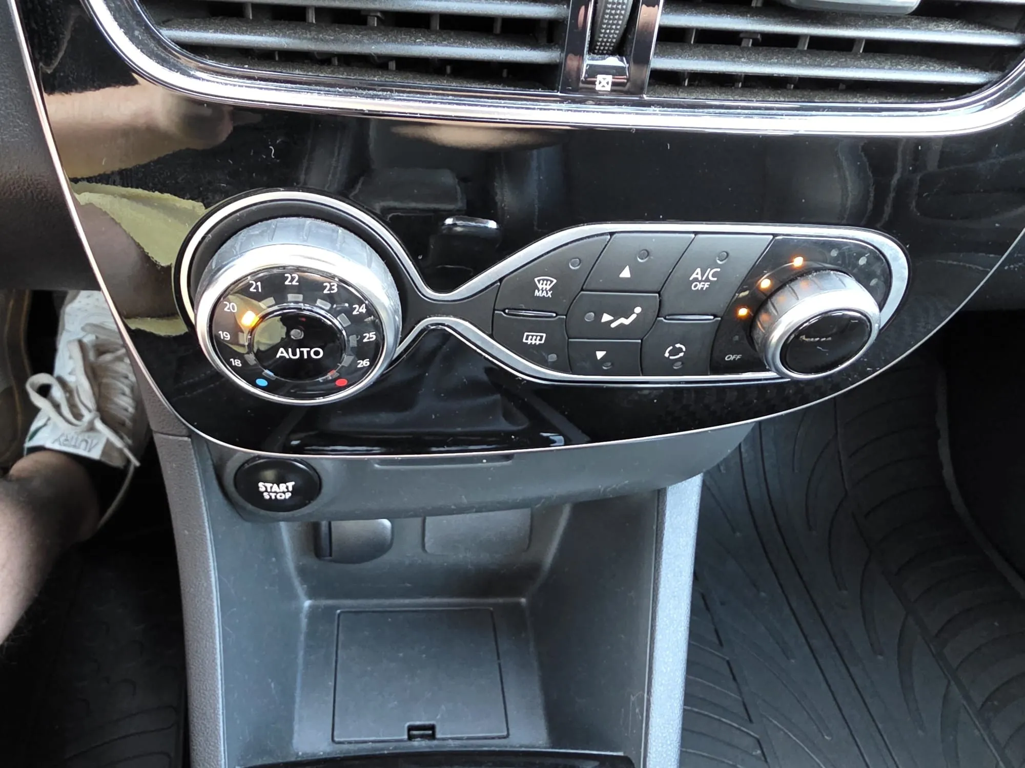 renault clio tce 90 - slika 15