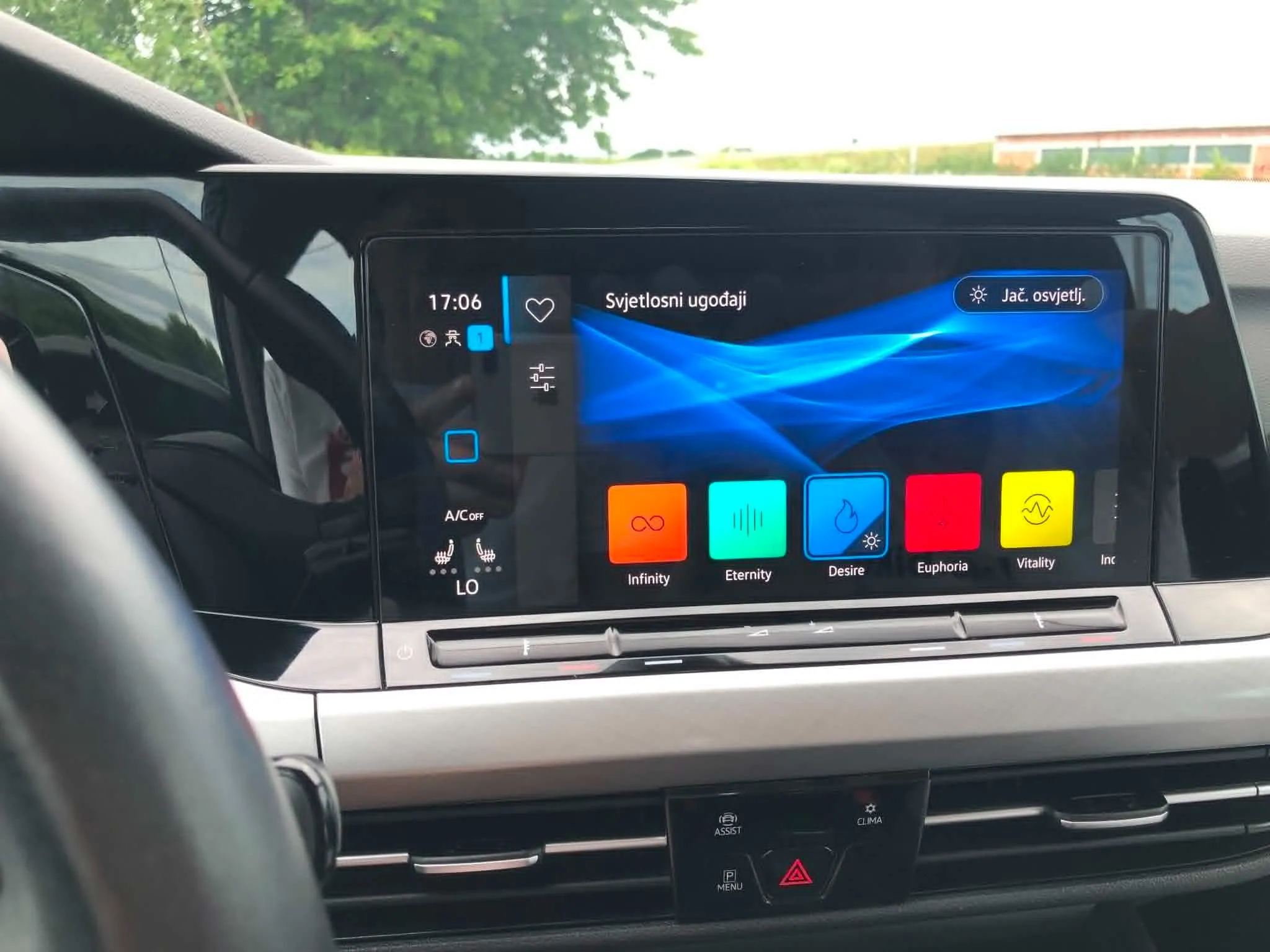 vw golf 8 2.0 tdi, 2020 god. - slika 18