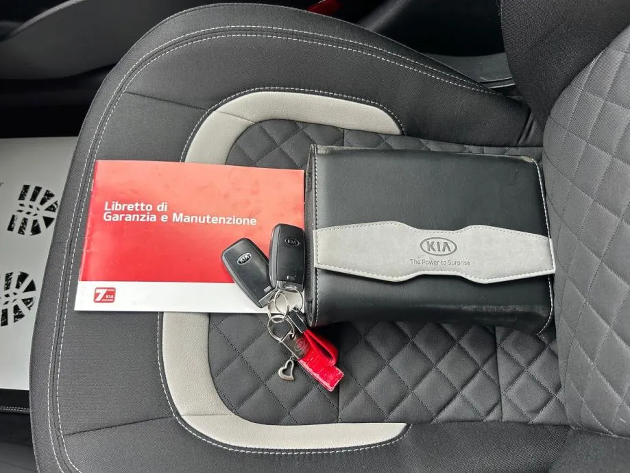 kia ceed sw 1,6 crdi gt line - navi - servis - garancija - reg 1 god!! - slika 19