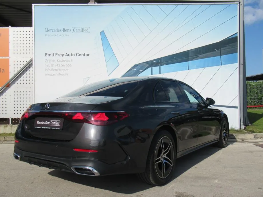 mercedes-benz e-klasa 220 d amg line - slika 6