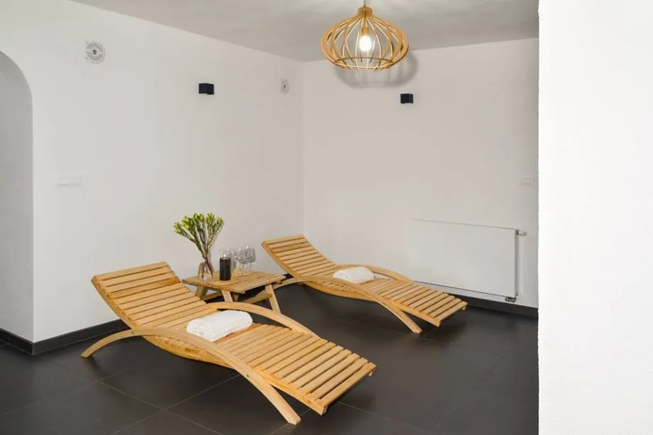 drvena ležaljka val – doživite wellness - slika 9