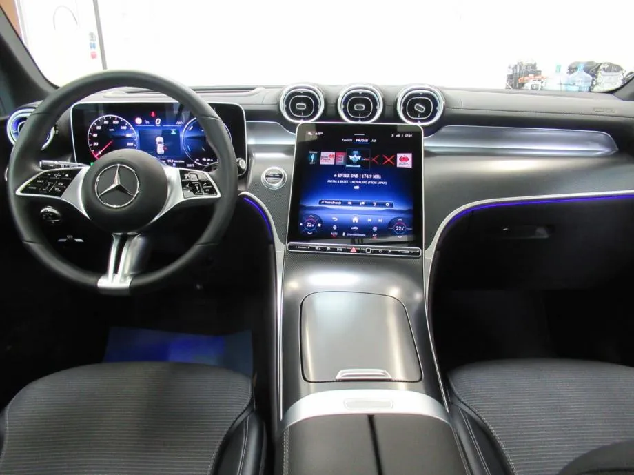 mercedes-benz glc 300 de 4m avantgarde/panorama/head-up/kuka/dc - slika 13