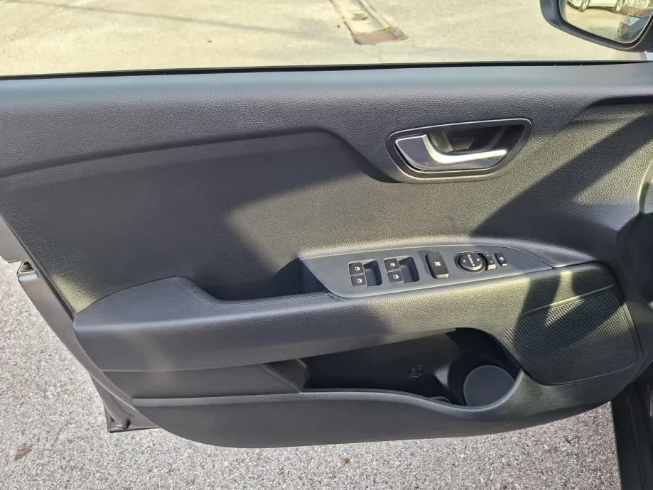 kia stonic 1.0 t-gdi lx urban+ isg dct automatic - slika 17