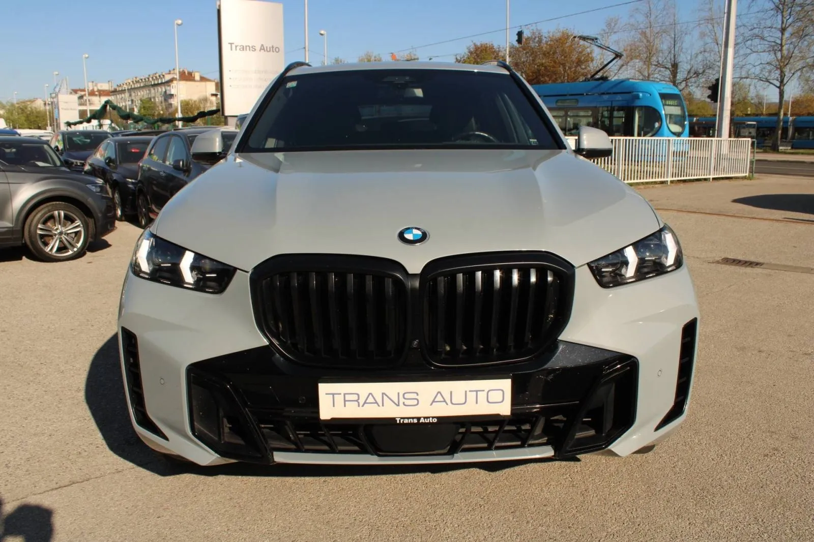bmw x5 xdrive 40d m-paket *panorama, soft close, head-up* - slika 2