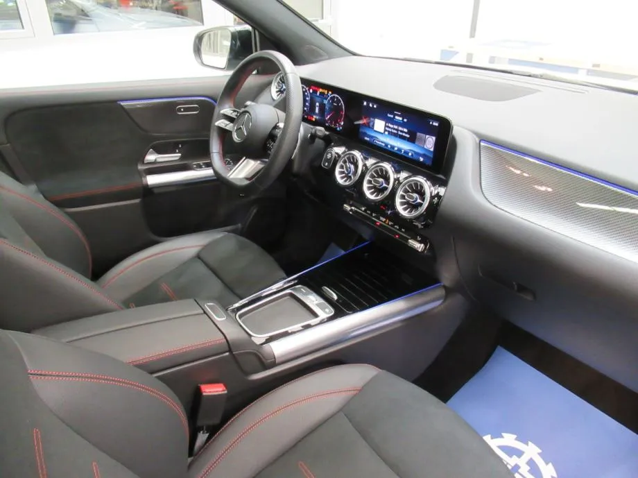 mercedes-benz gla 200 d amg line/night/pano/multibeam led/keyless - slika 10