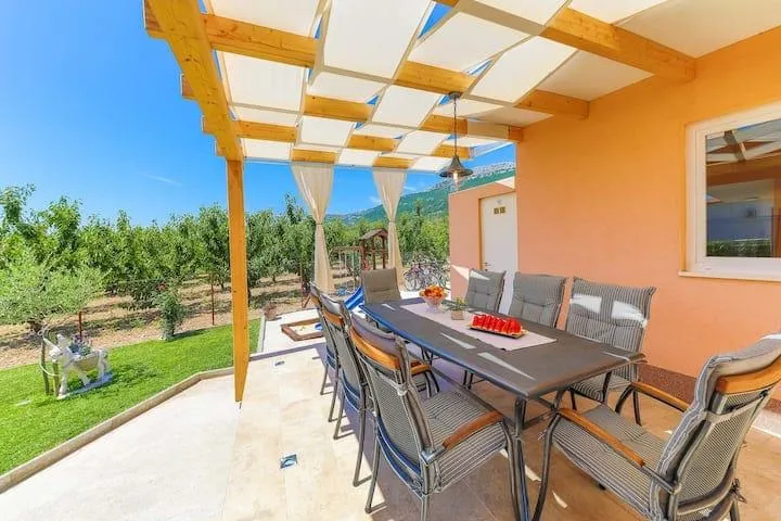 kuća s bazenom kaštel lukšić, 260.00 m2 (prodaja) - slika 3