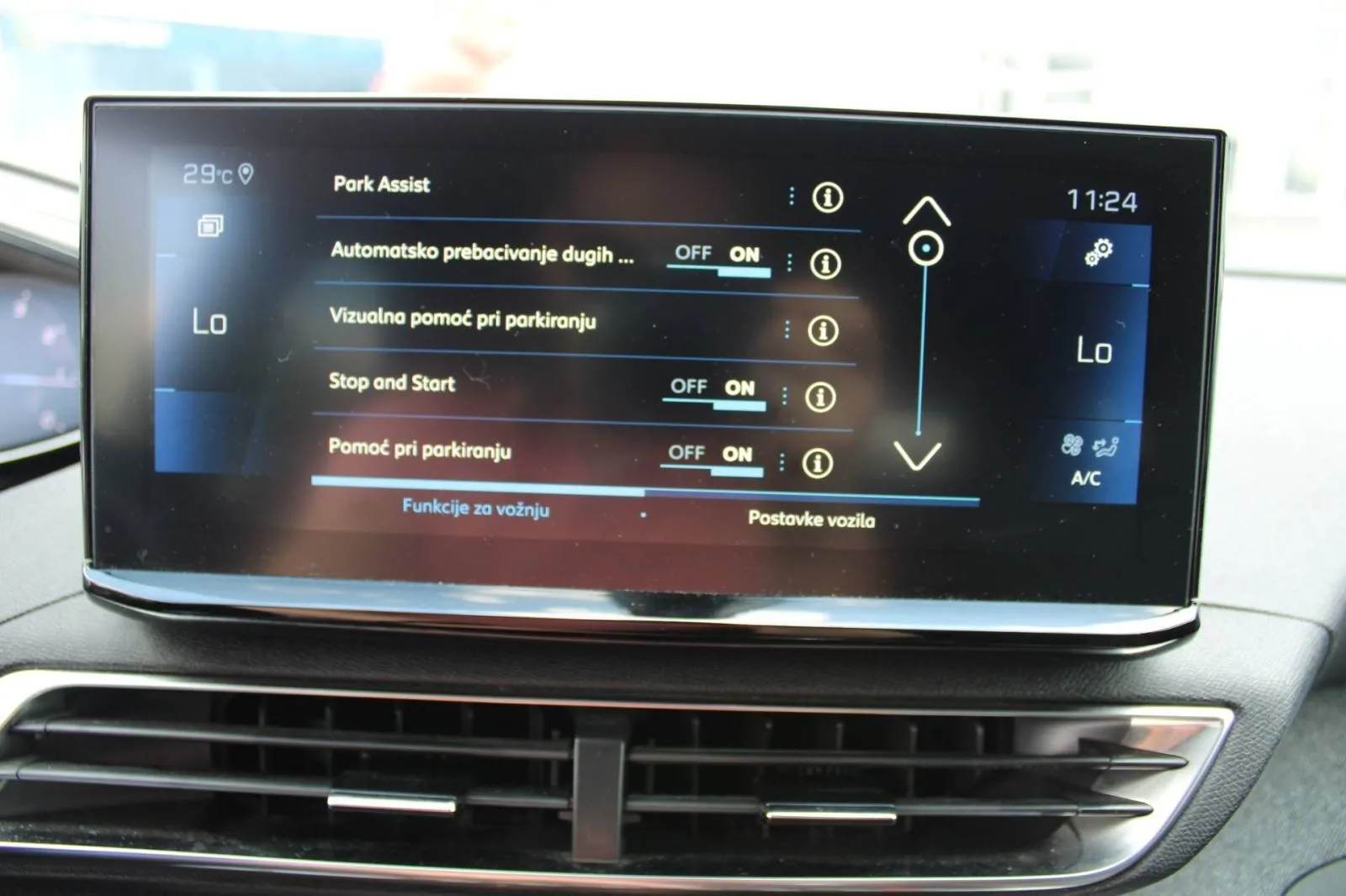 peugeot 3008 1.2 puretech allure *navigacija, led, kamera* - slika 24