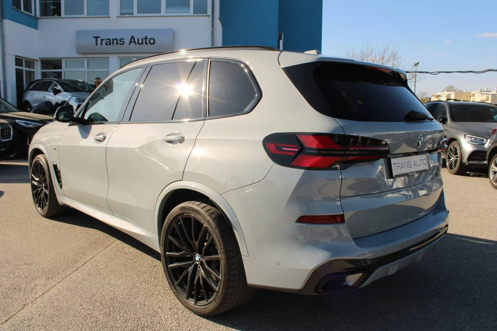 bmw x5 xdrive 40d m-paket *panorama, soft close, head-up* - slika 7