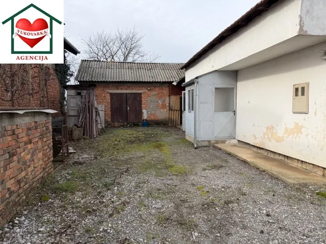 vukovar, sajmište 194 kuća 40m2 i 3 p.z. na ok. 1079 m2 - slika 3