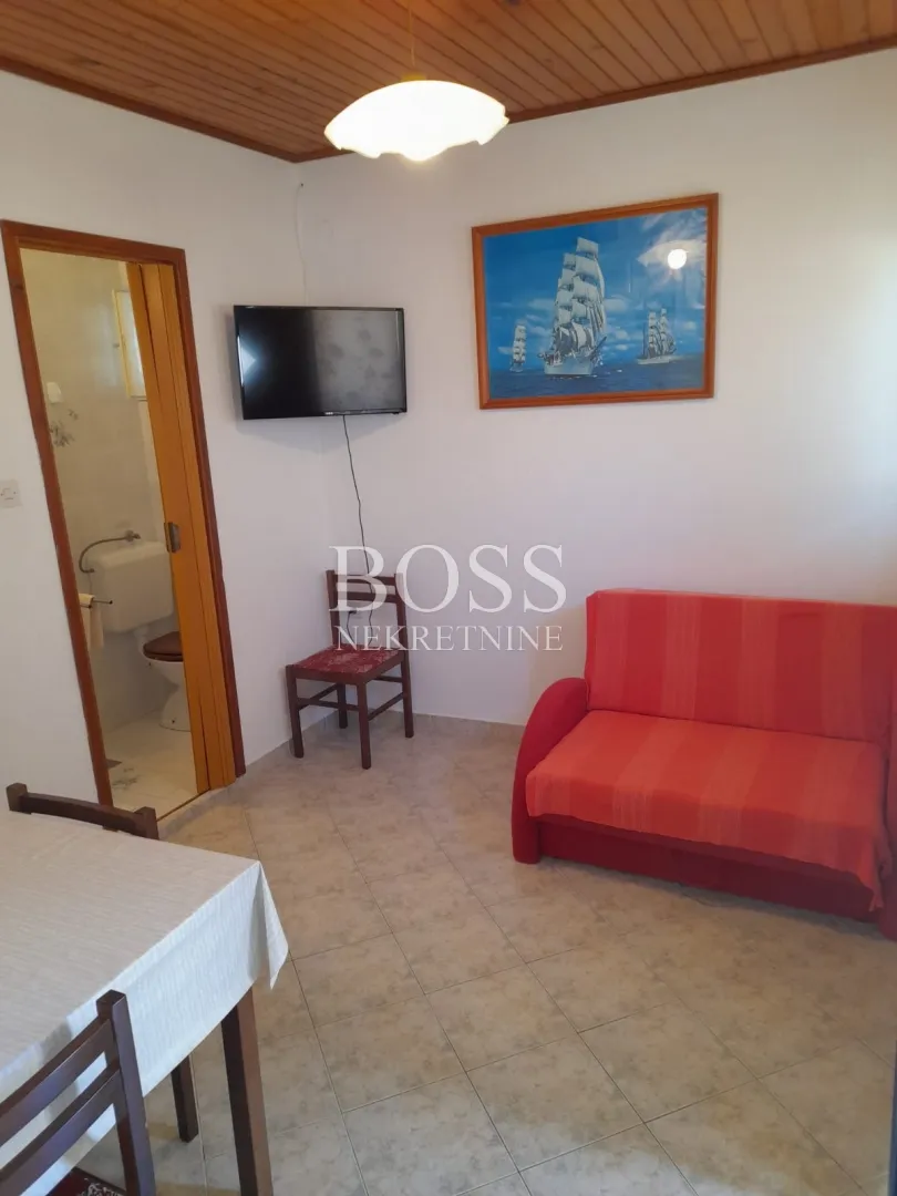 rab, samostojeća kuća 320m2, prilika! - slika 7