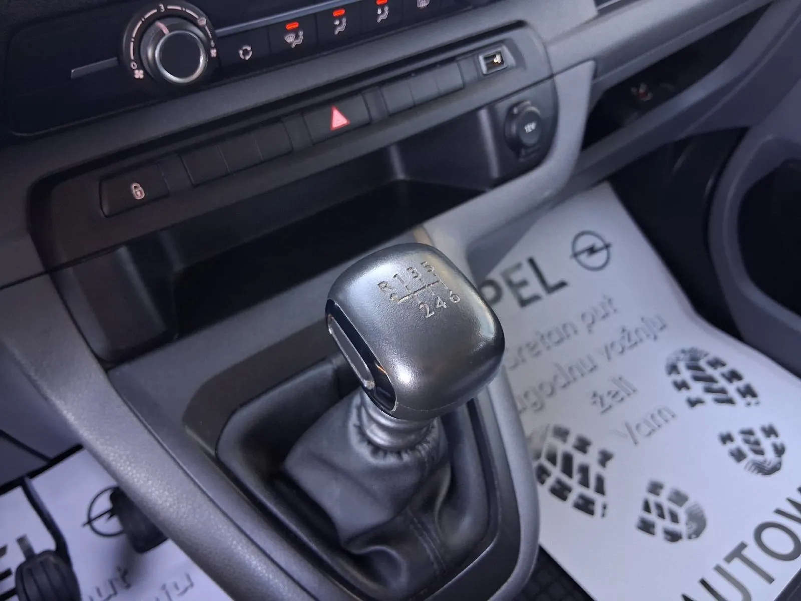 opel vivaro combi l2h1 1,5 dti - slika 10