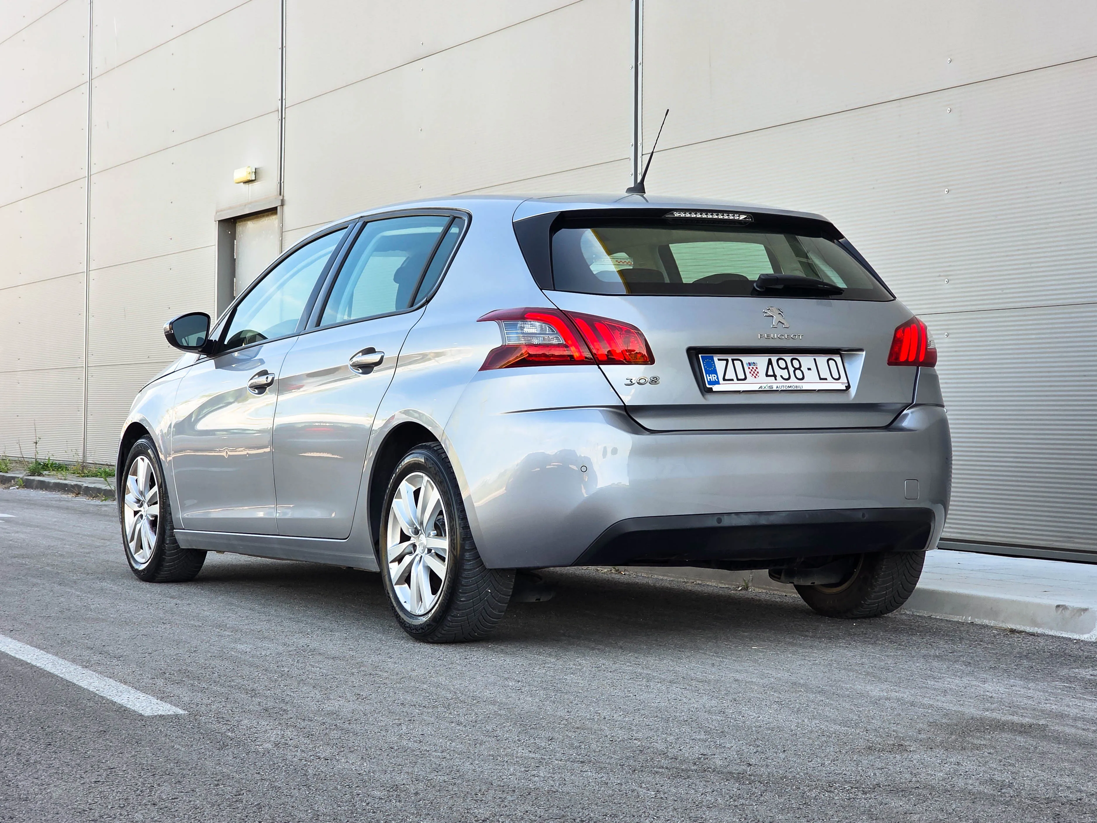 peugeot 308 1,5bluehdi |hr auto |novi lanac |2seta guma| serv |jamstvo - slika 6