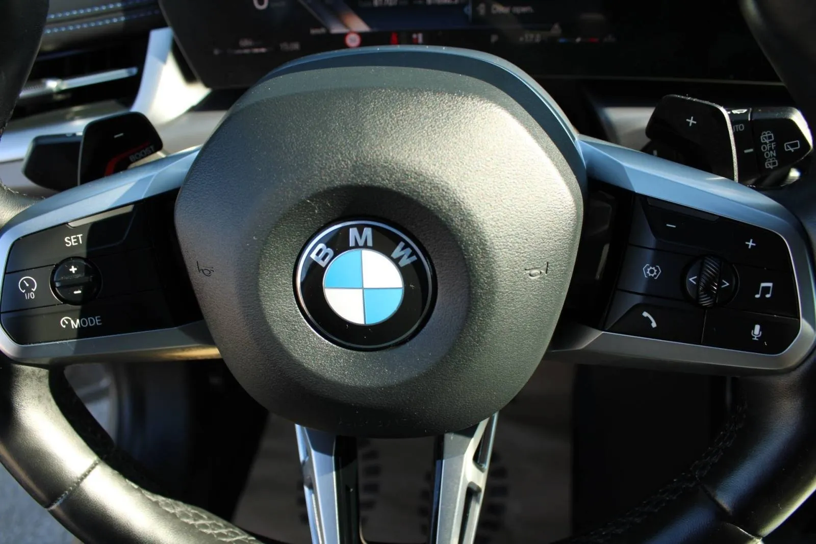 bmw x1 18i automatik m-paket *led, navigacija, kamera* - slika 16