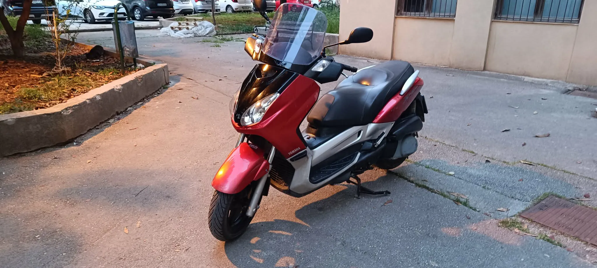 yamaha x-max 250 - slika 2
